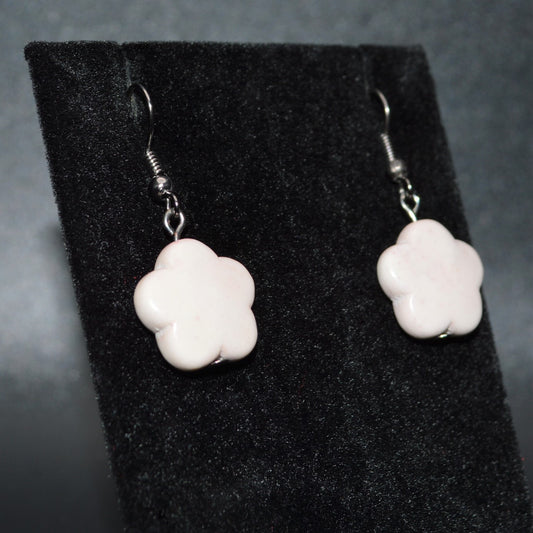 Resin Flower Earrings (White)