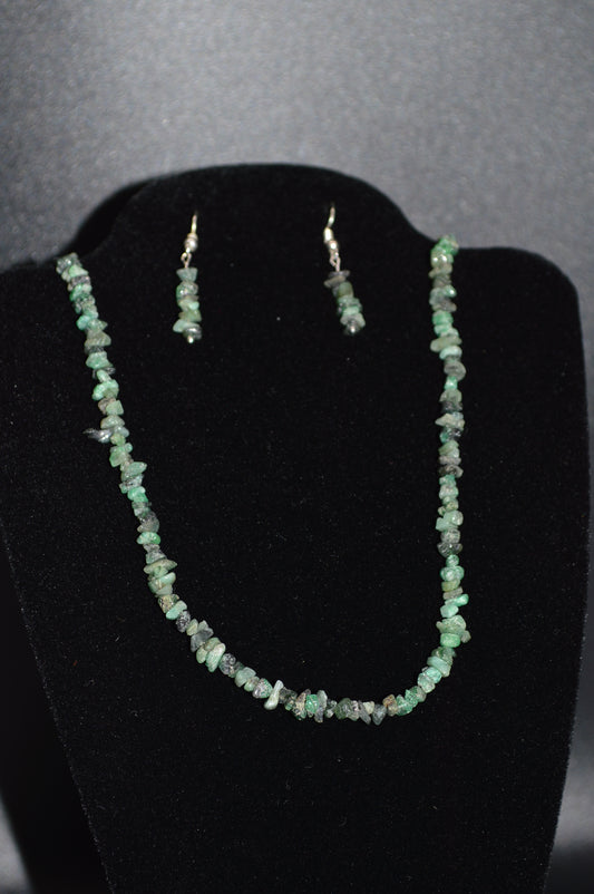 Emerald Chips Necklace and Earring Set (20 inch)