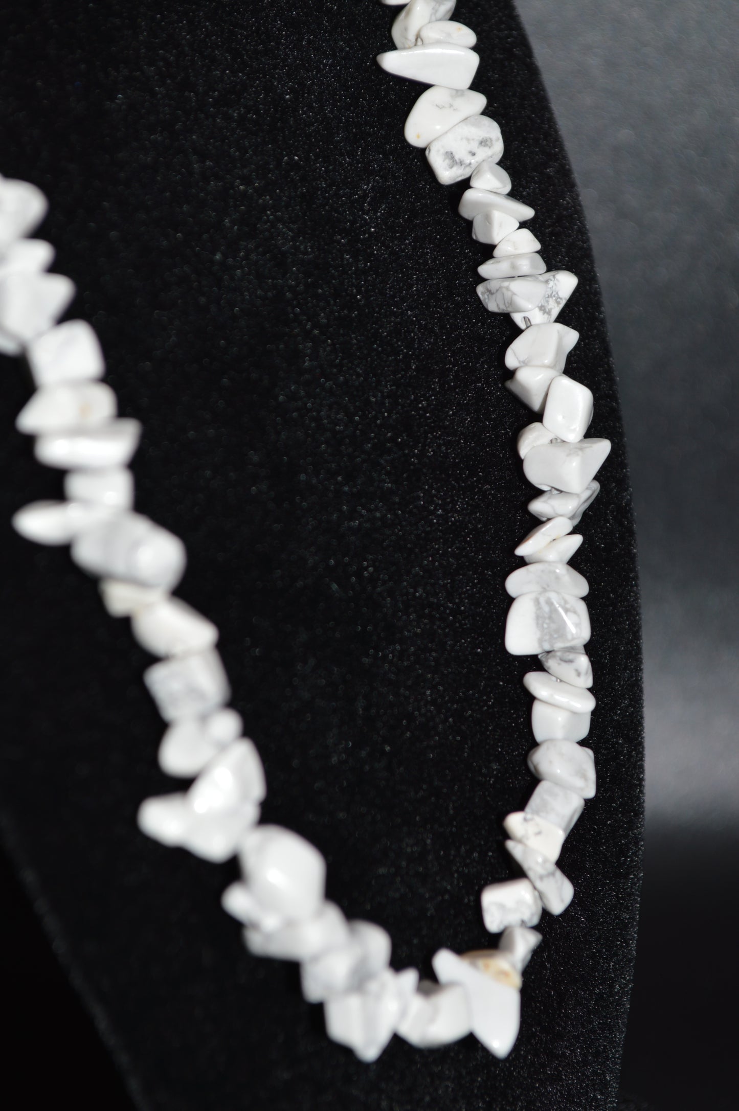 Howlite Chips Necklace (White 18 inches)
