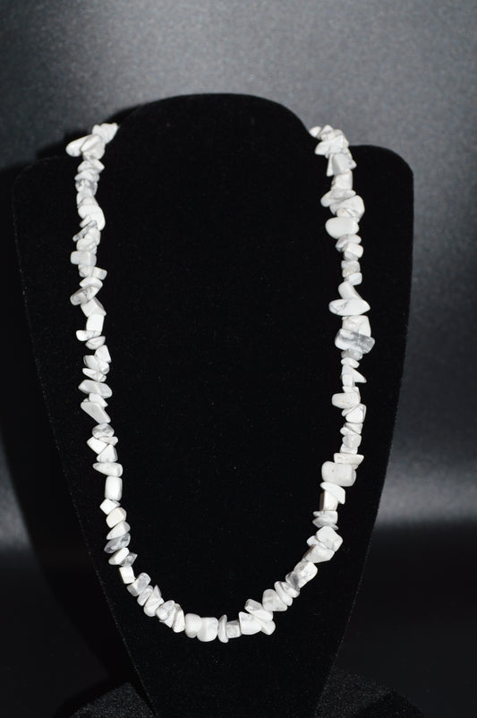 Howlite Chips Necklace (White 18.5 inches)