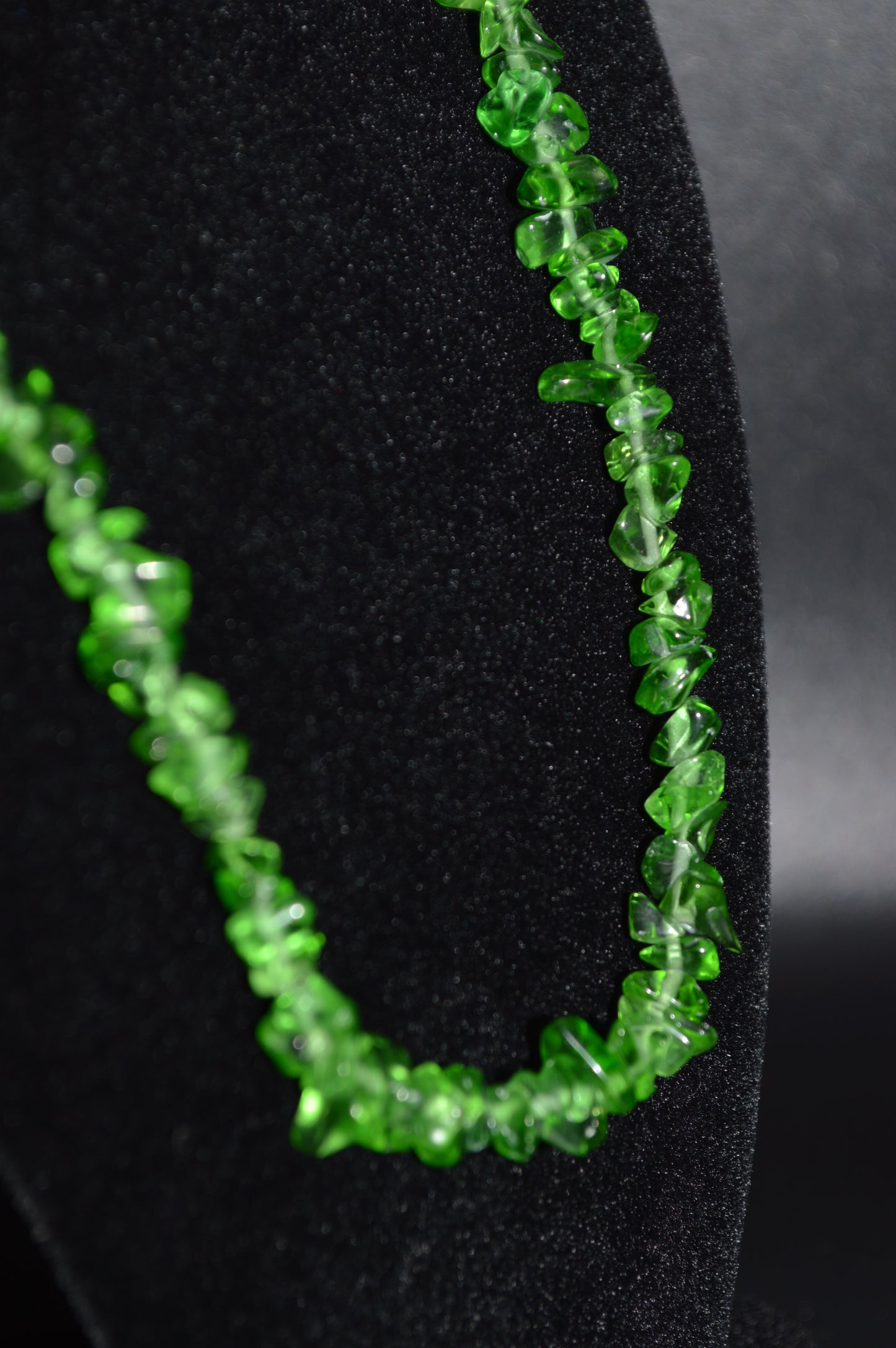 Glass Chips Necklace and Earring Set (Green 18 inches)