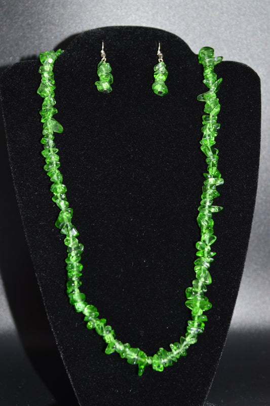 Glass Chips Necklace and Earring Set (Green 18.5 inches)