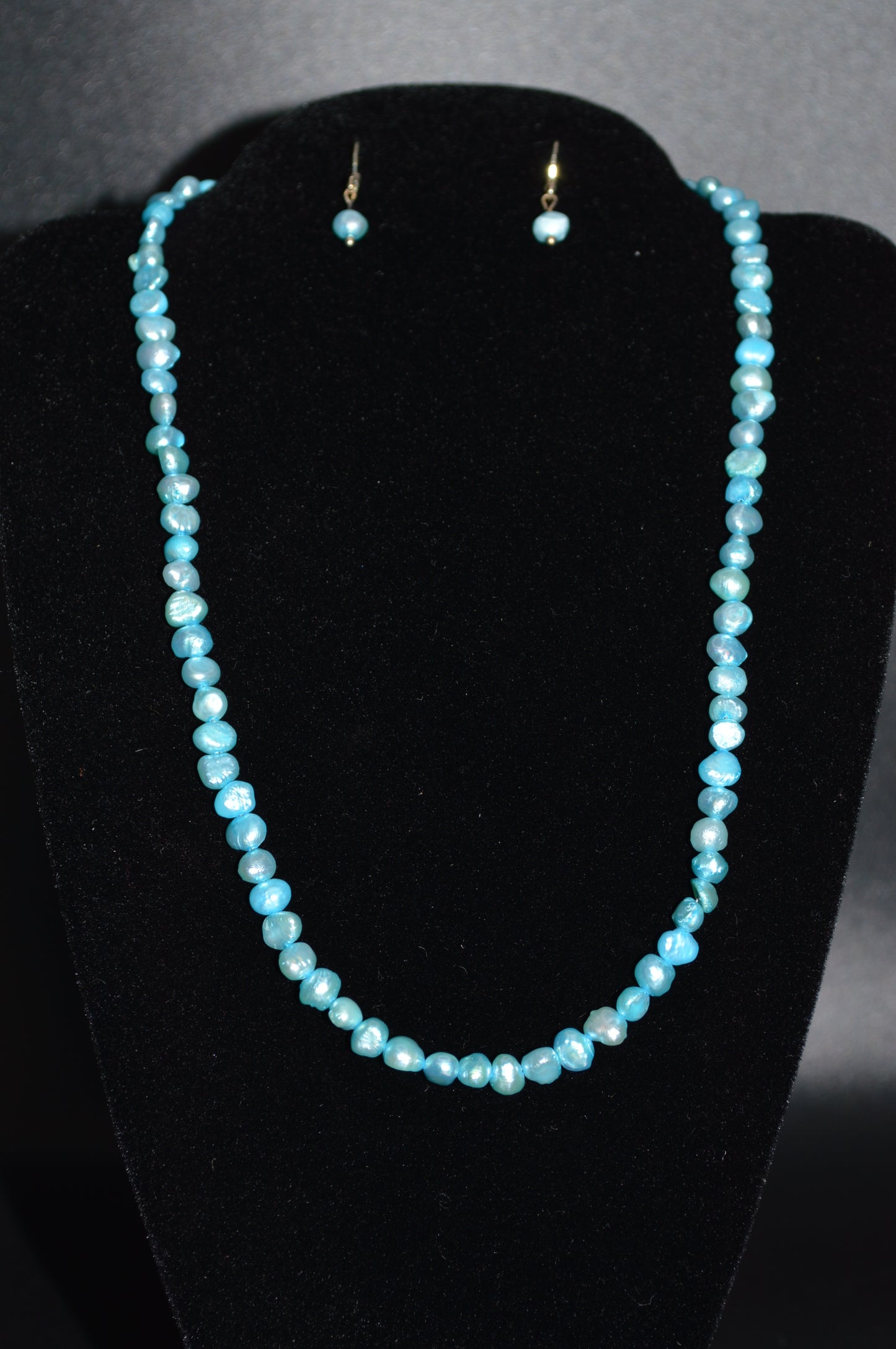 Freshwater Cultured Pearl Necklace and Earring Set (Teal Blue)