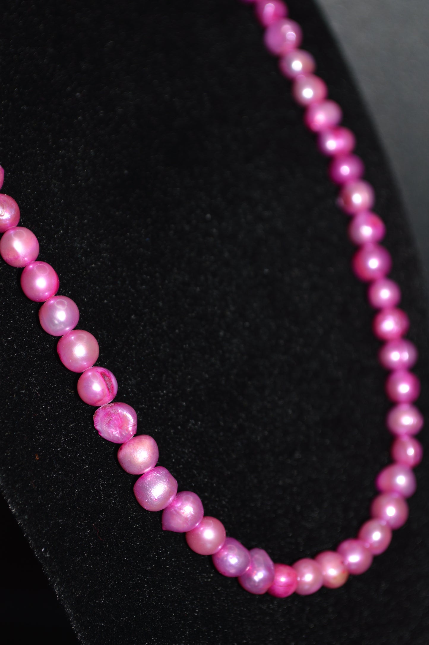 Freshwater Cultured Pearl Necklace and Earring Set (Red Grape)
