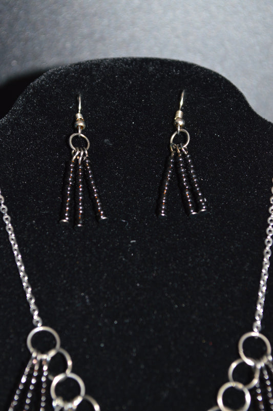 Glass Beaded Tassel Necklace and Earring Set (Black)