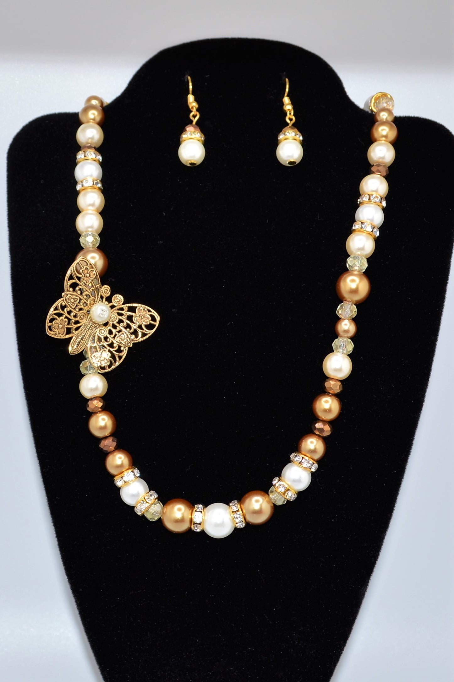Golden Butterfly and Pearl Necklace (Gold and White)
