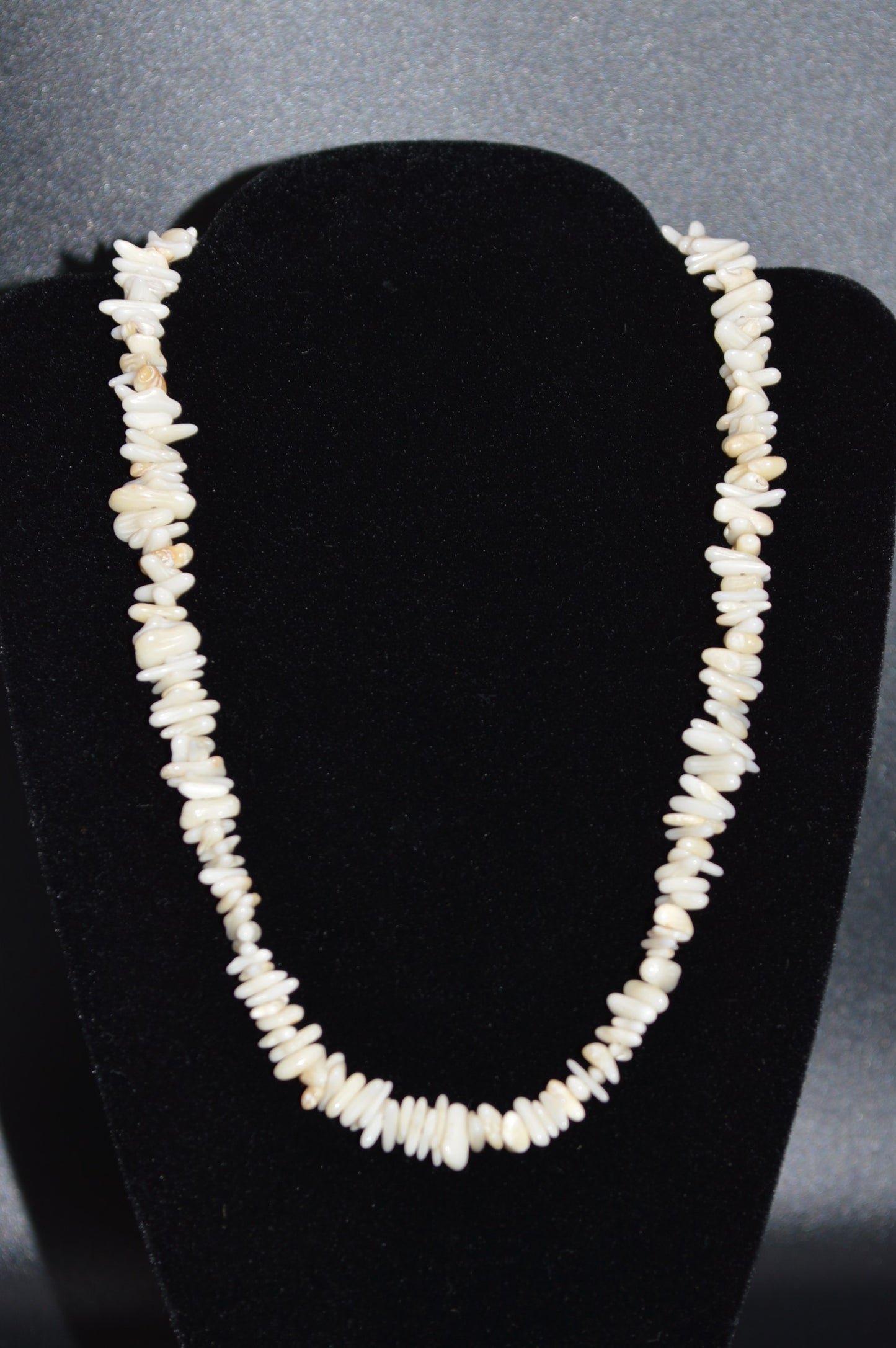 Bamboo Coral Necklace (Off White)