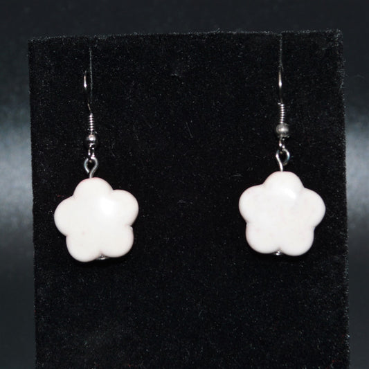 Resin Flower Earrings (White)