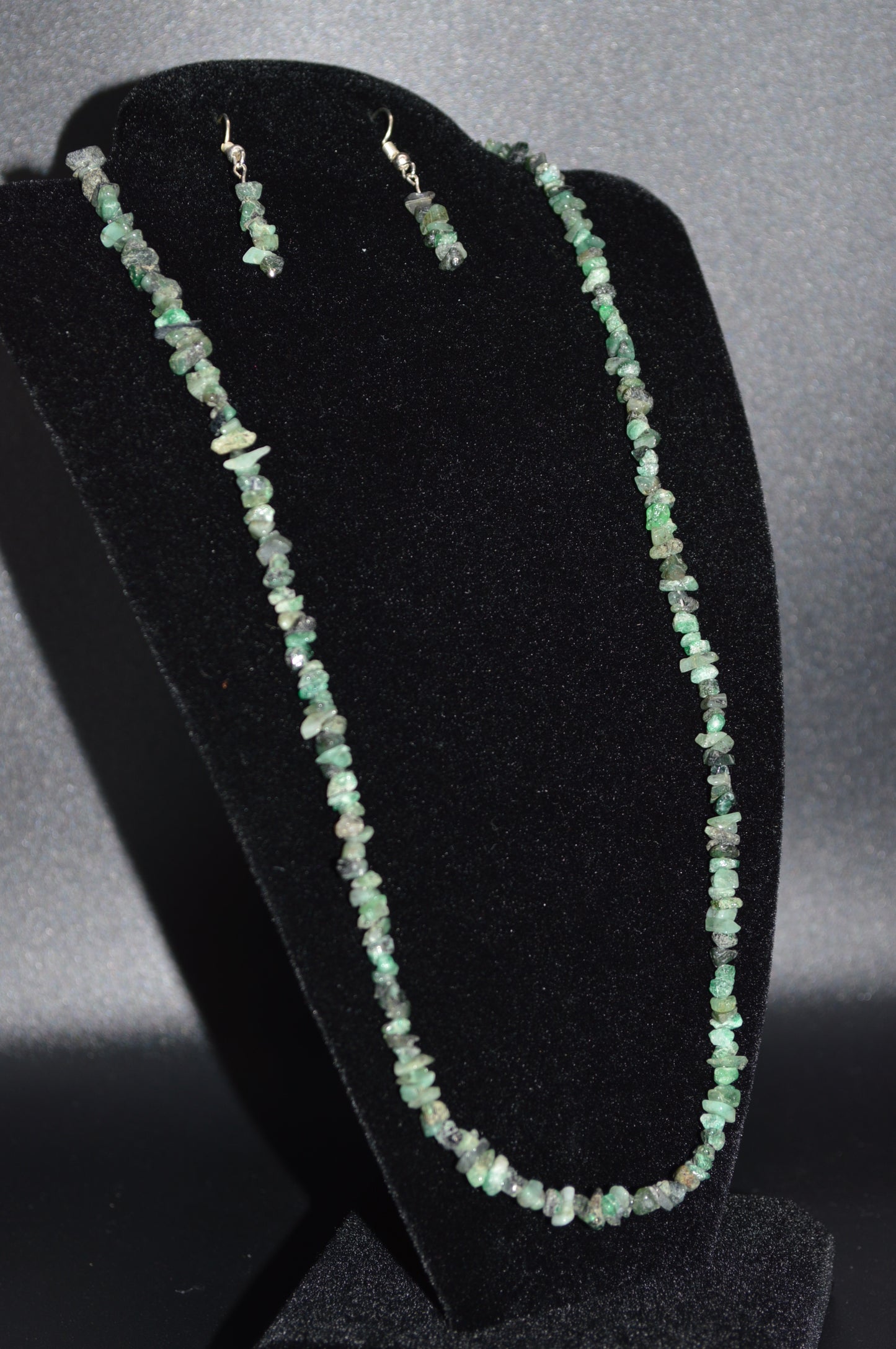 Emerald Chips Necklace and Earring Set (20 inch)