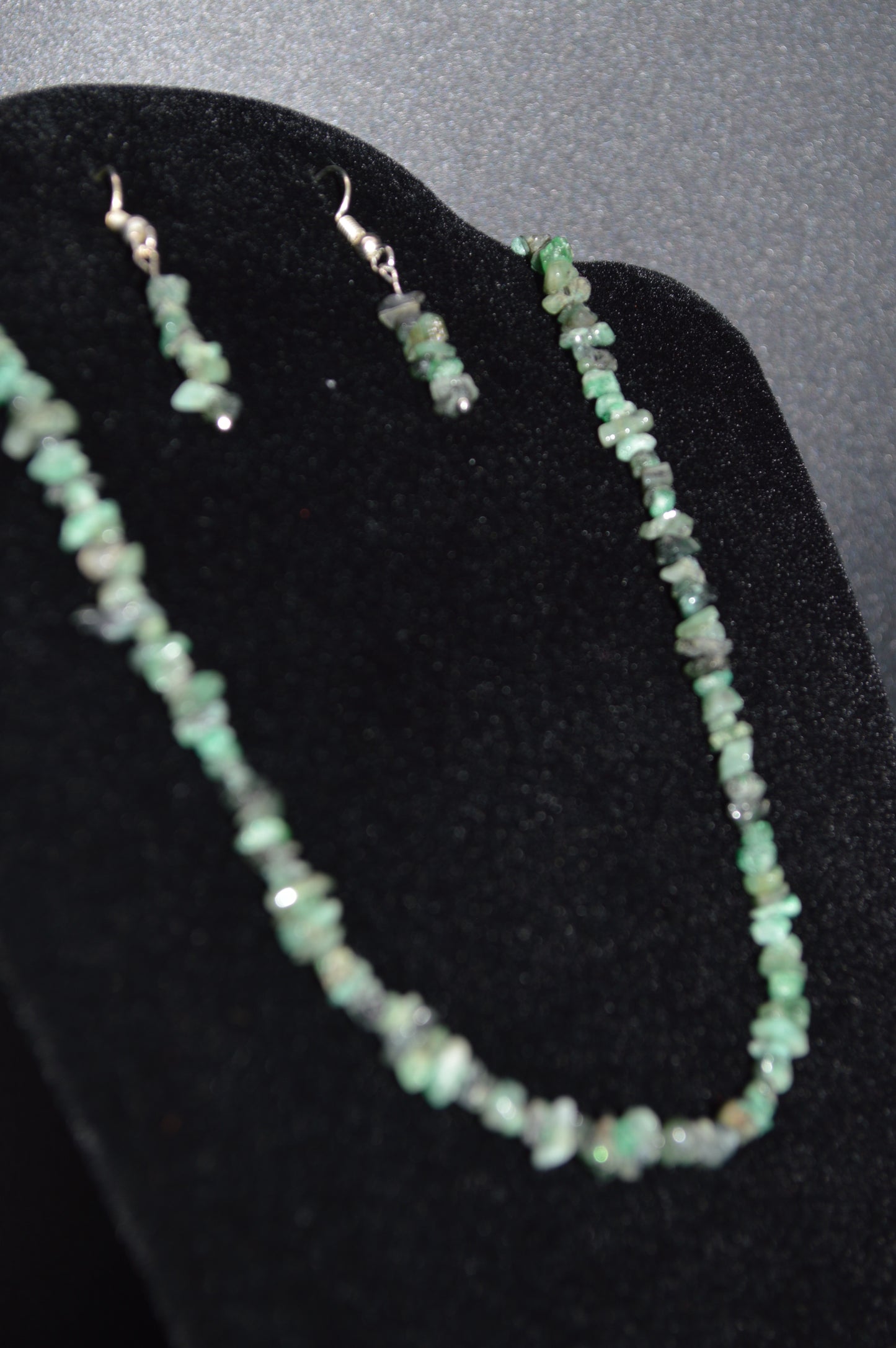 Emerald Chips Necklace and Earring Set (20 inch)