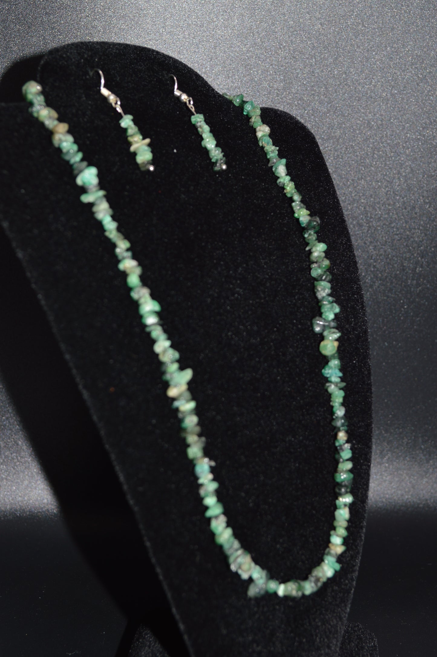 Emerald Chips Necklace and Earring Set (18.5 inch)