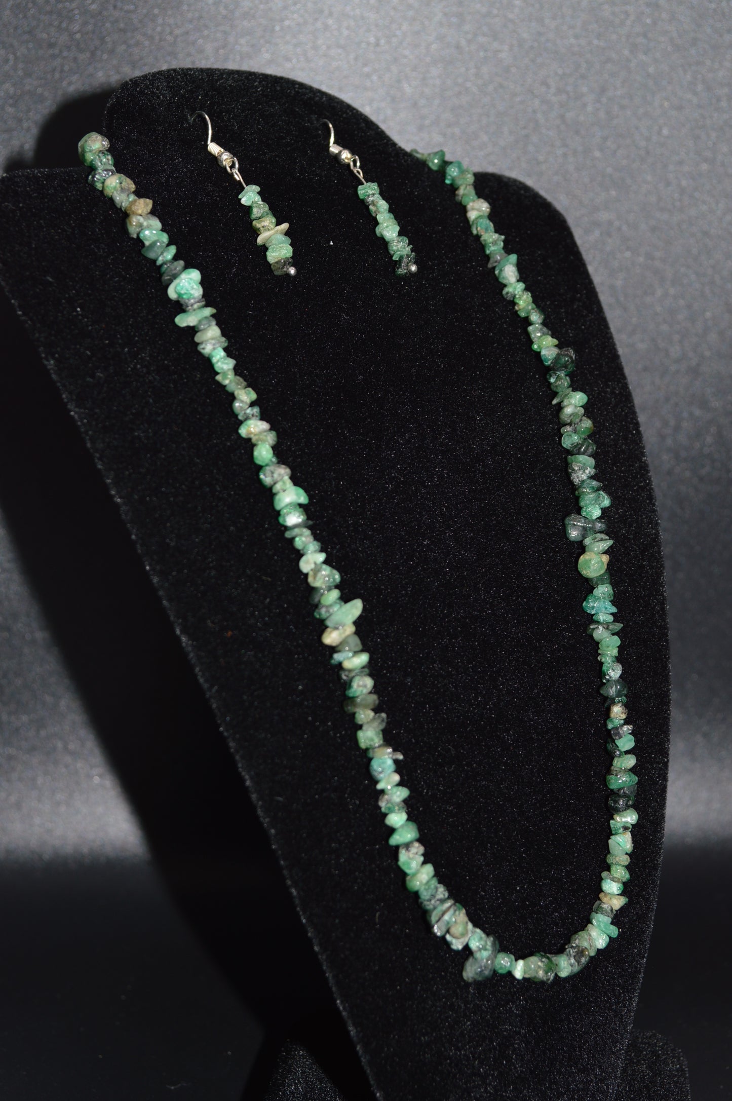 Emerald Chips Necklace and Earring Set (18.5 inch)