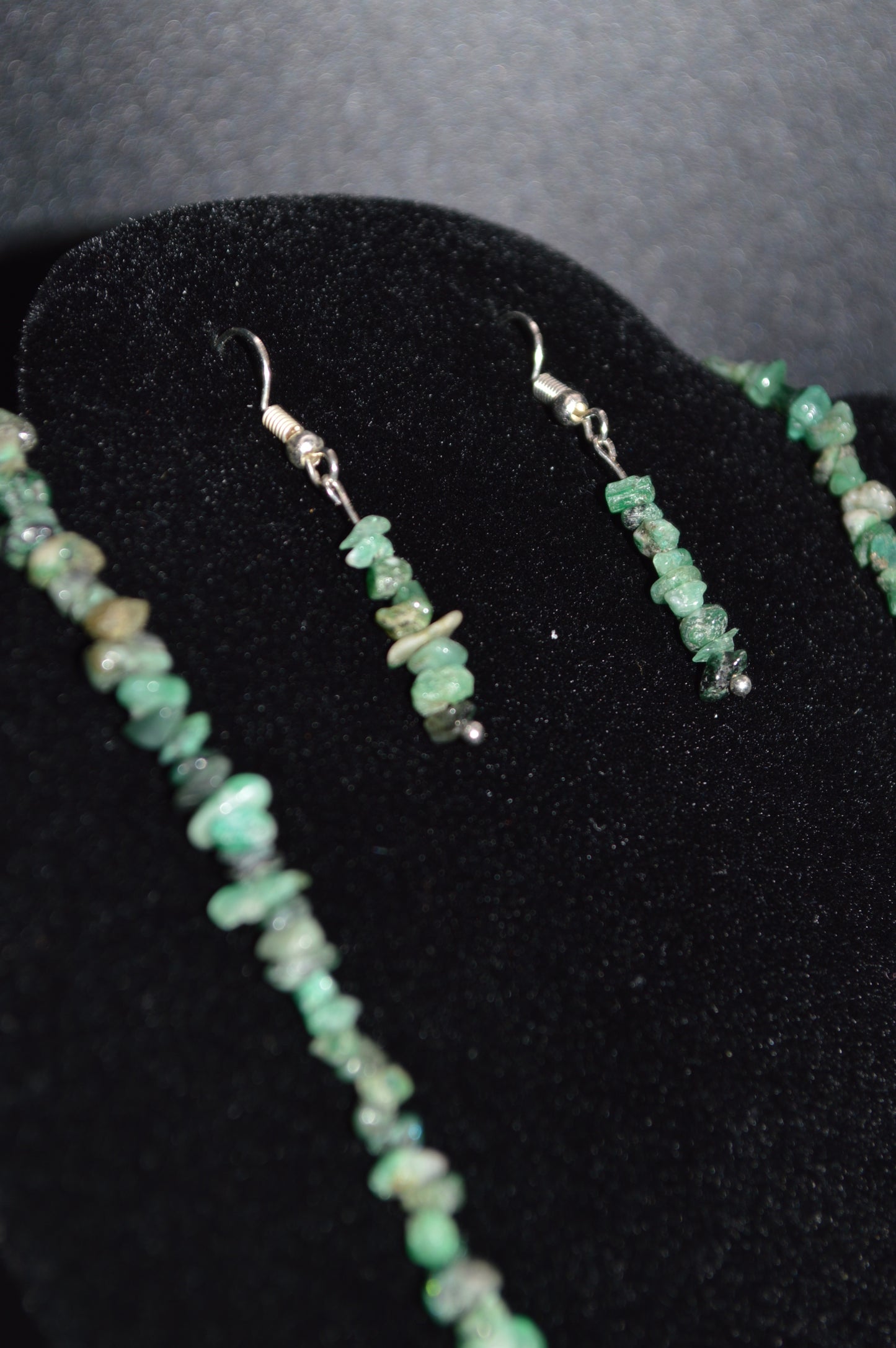 Emerald Chips Necklace and Earring Set (18.5 inch)
