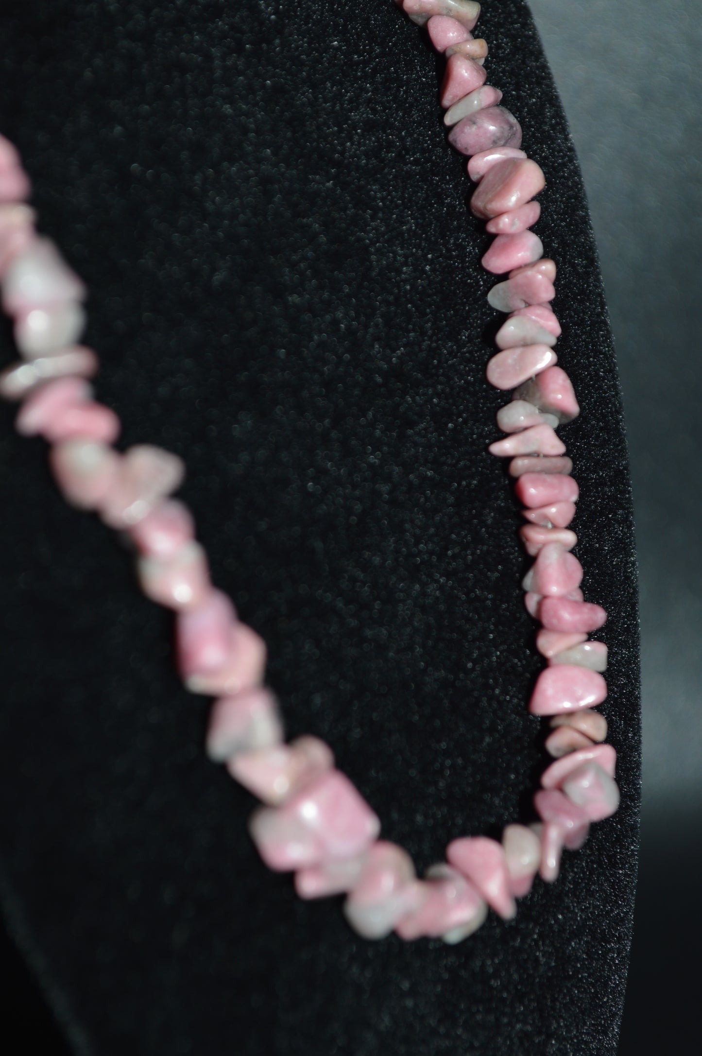 Rhodonite Chips Necklace (Pink)