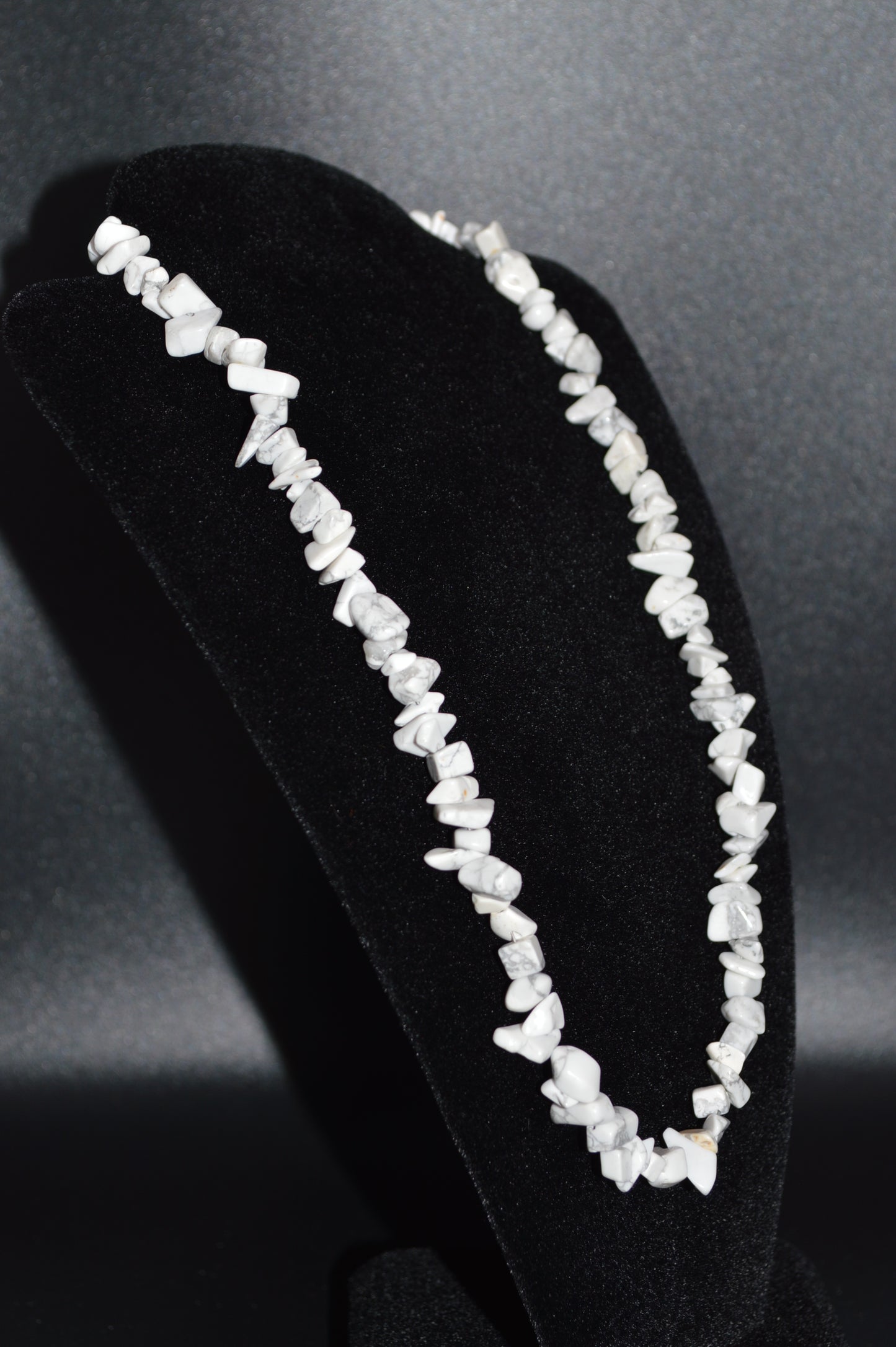 Howlite Chips Necklace (White 18 inches)