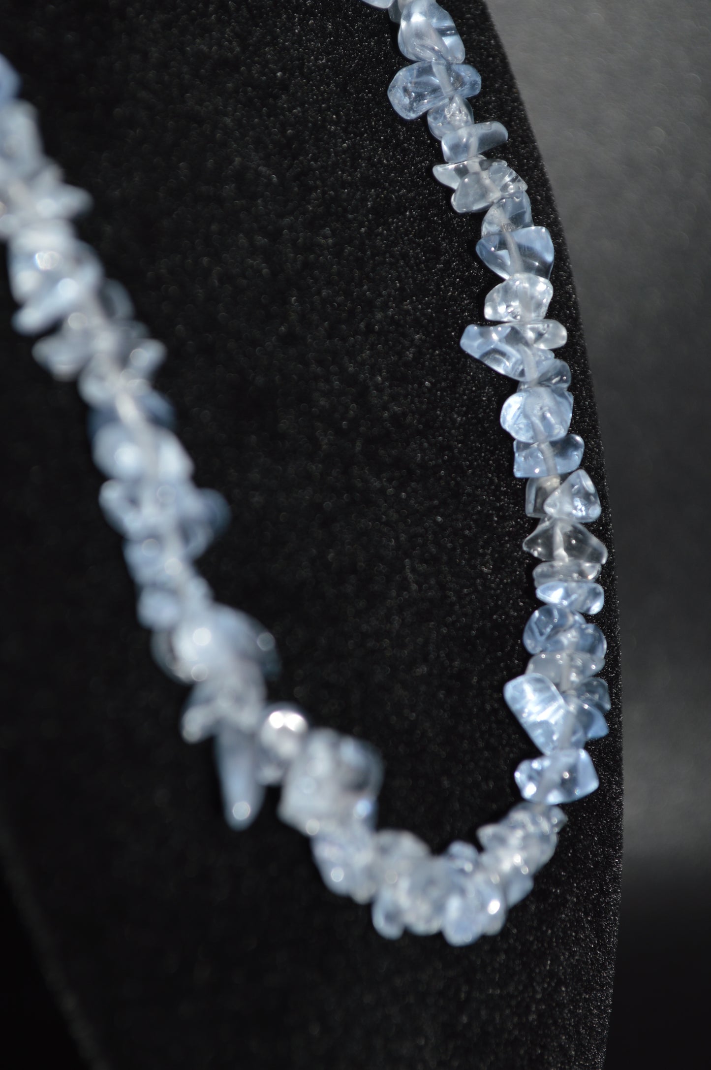 Glass Chips Necklace (Light Blue)