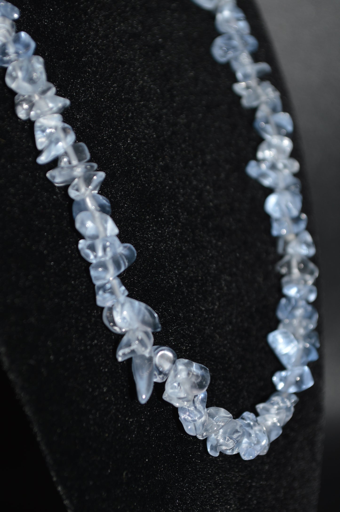 Glass Chips Necklace (Light Blue)