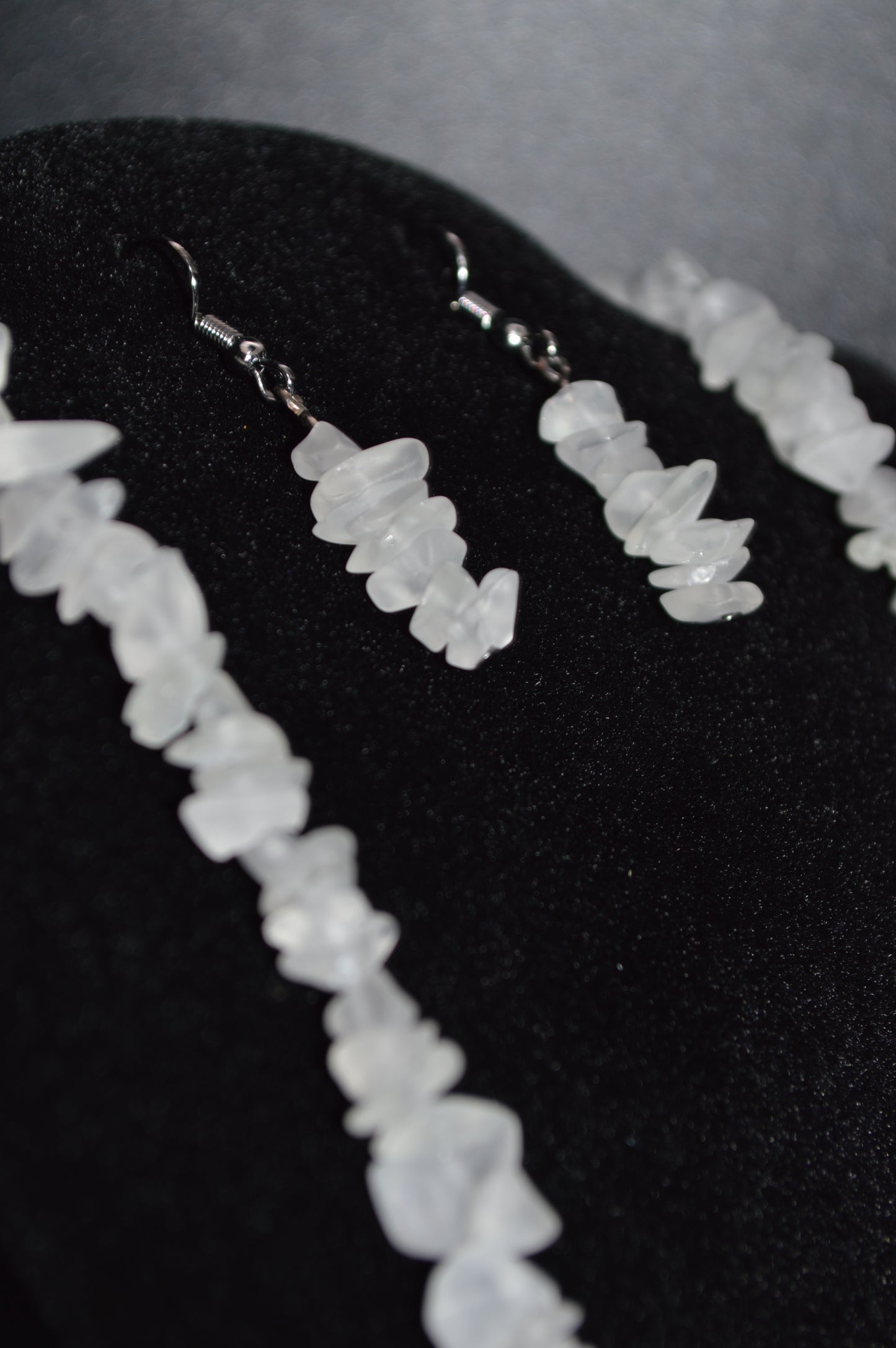 Glass Chips Necklace and Earring Set (Frosted White)