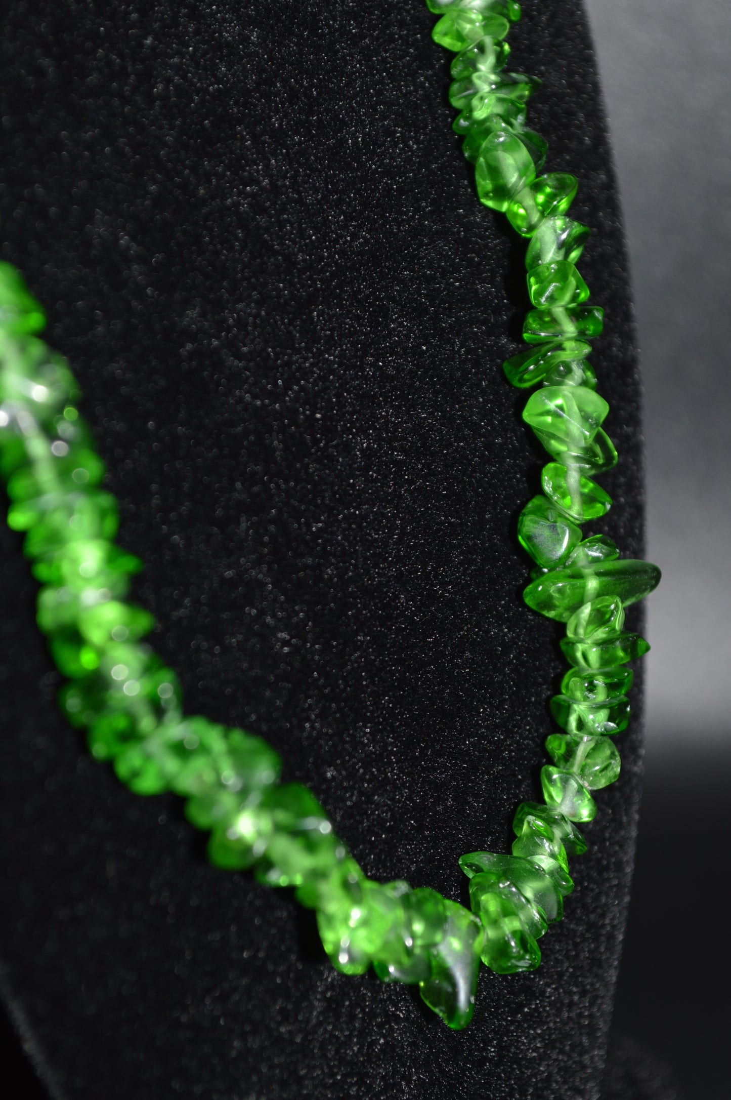 Glass Chips Necklace and Earring Set (Green 18.5 inches)