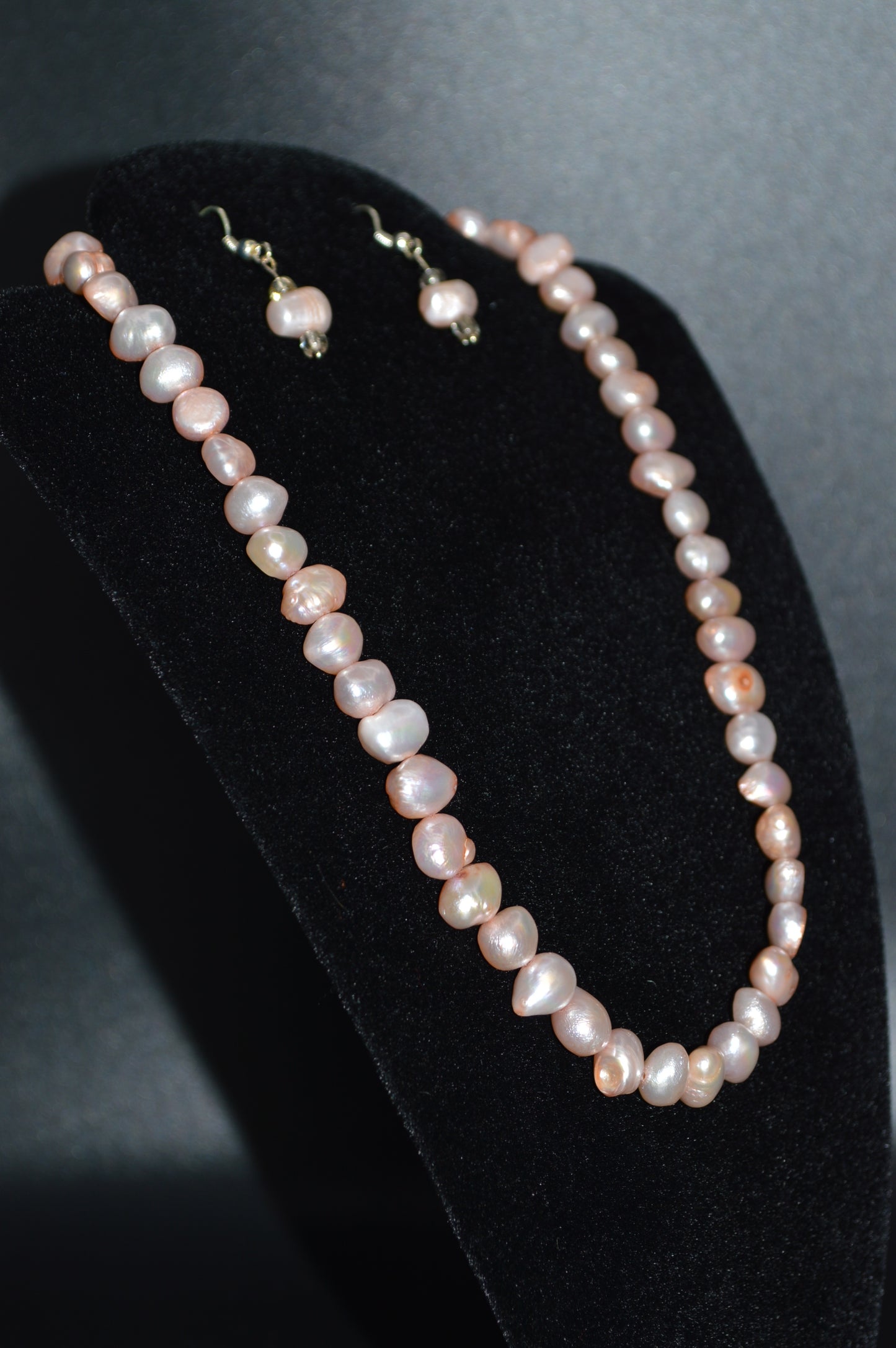 Freshwater Cultured Pearl Necklace and Earring Set (Mauve)