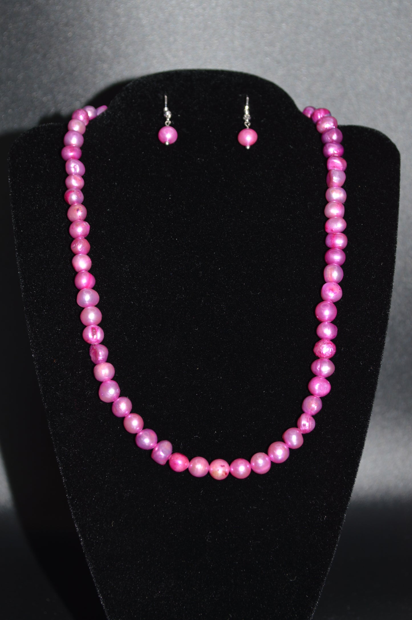 Freshwater Cultured Pearl Necklace and Earring Set (Red Grape)