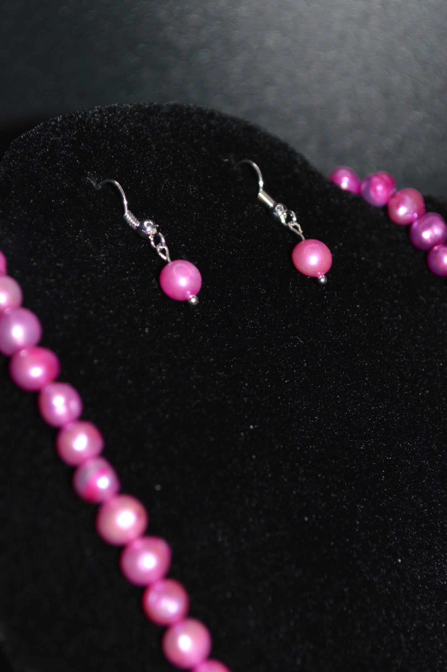 Freshwater Cultured Pearl Necklace and Earring Set (Red Grape)