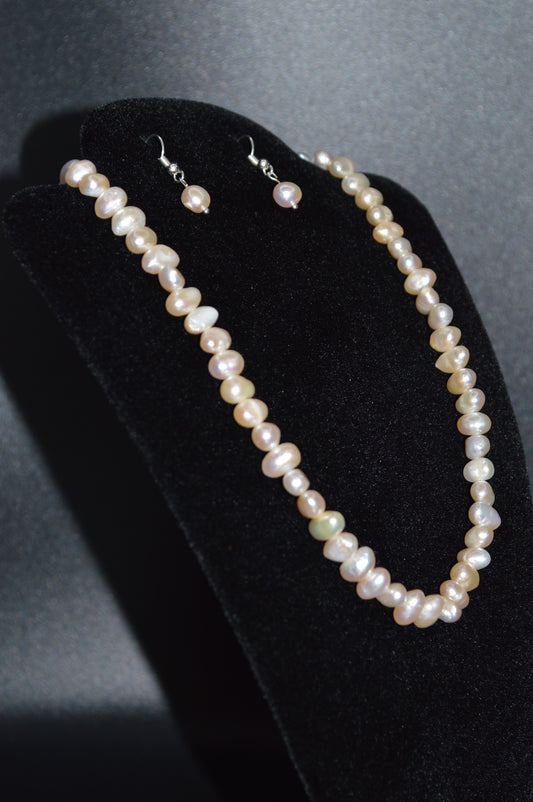 Freshwater Cultured Pearl Necklace and Earring Set (Peach)