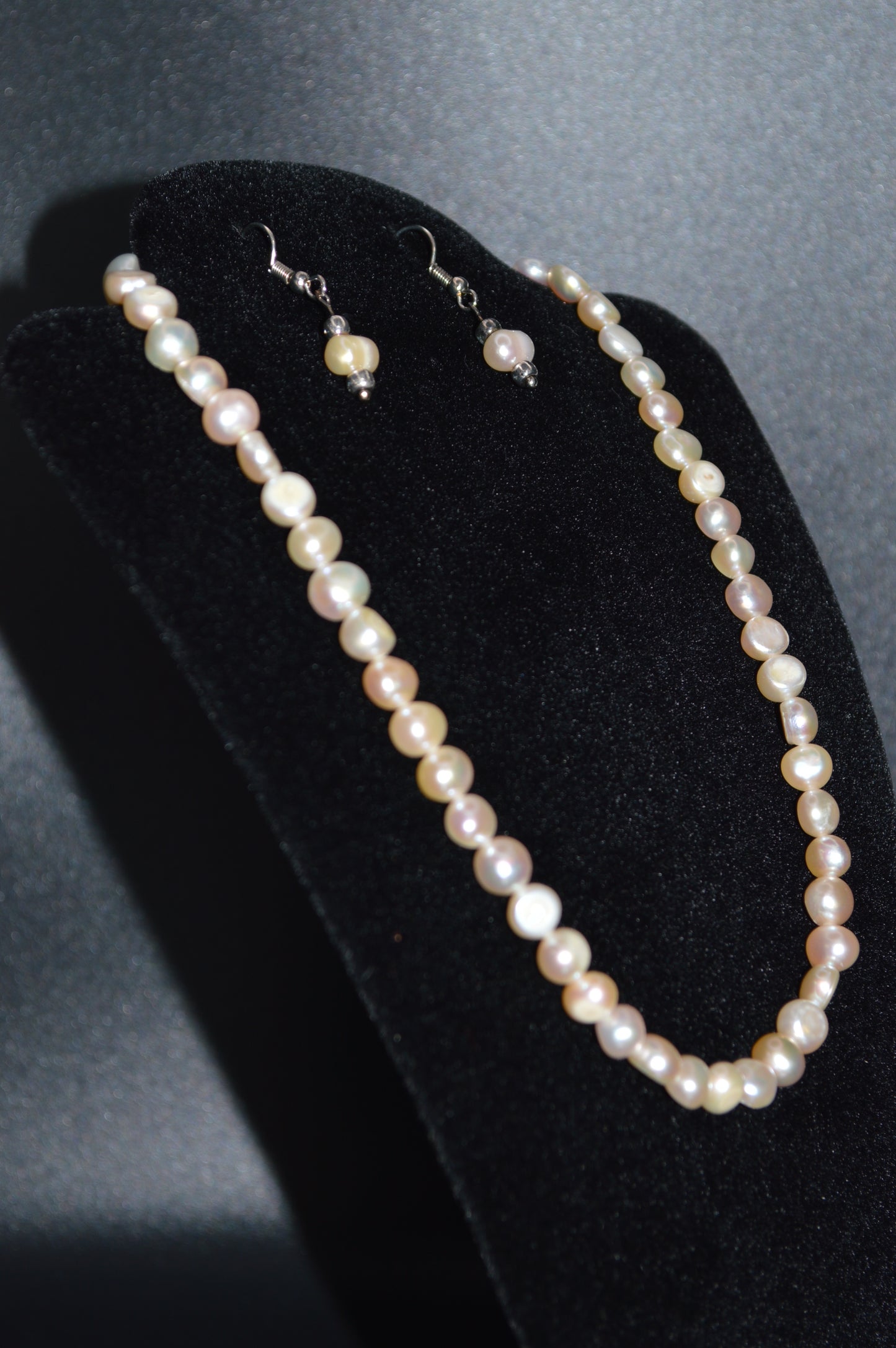 Freshwater Cultured Pearl Necklace and Earring Set (Peach)