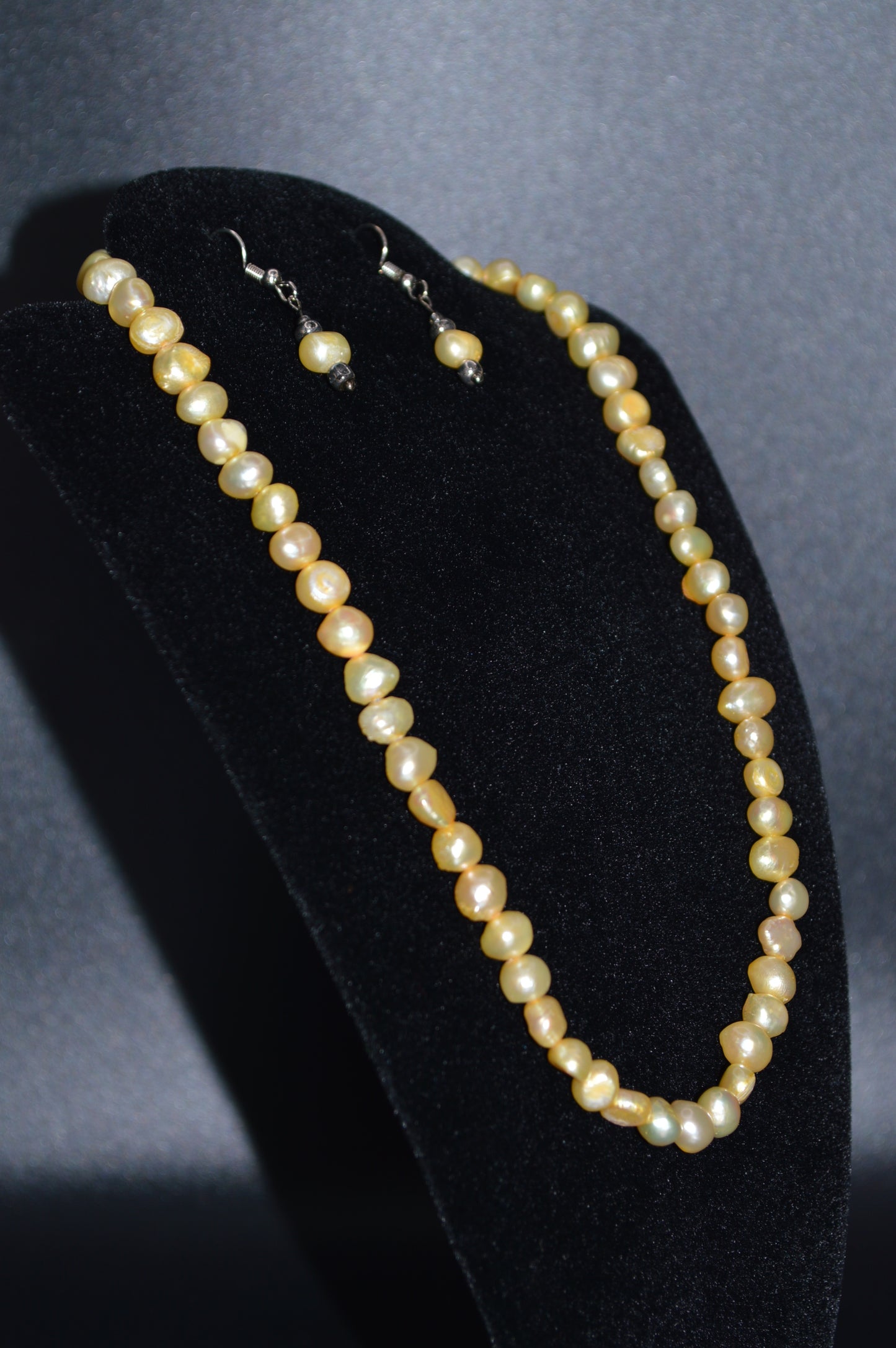 Freshwater Cultured Pearl Necklace and Earring Set (Golden Wheat)