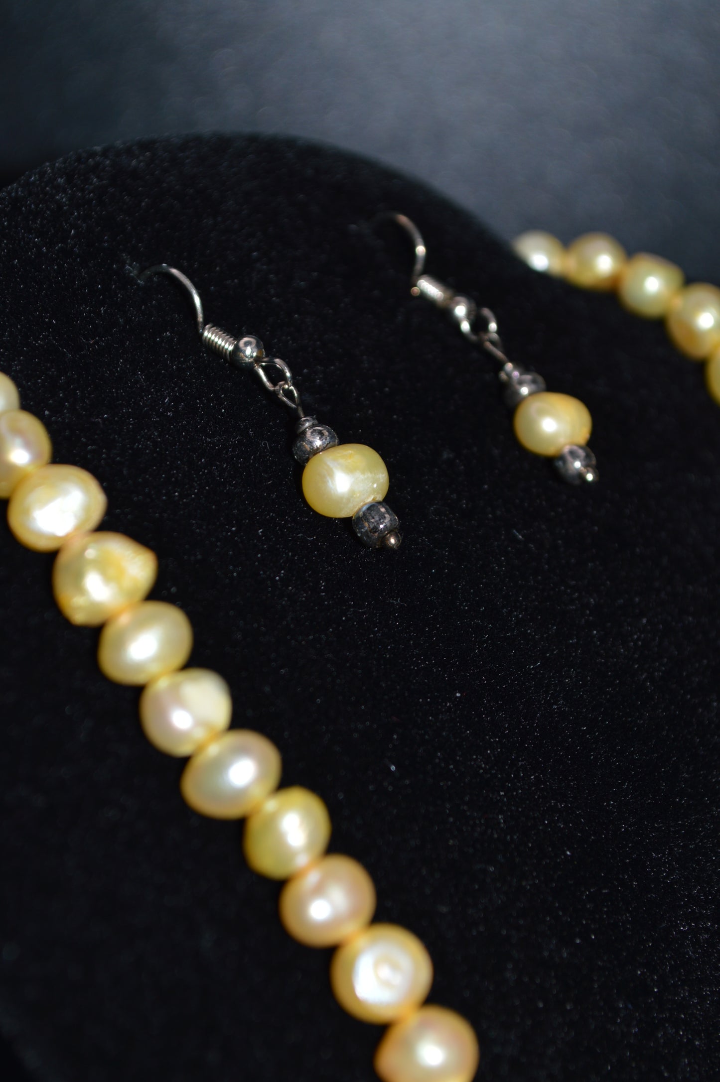 Freshwater Cultured Pearl Necklace and Earring Set (Golden Wheat)