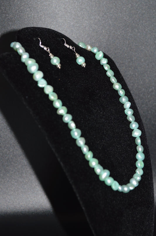 Freshwater Cultured Pearl Necklace and Earring Set (Teal Green)