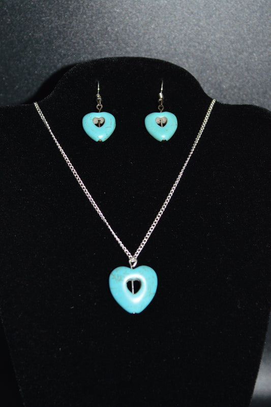 Resin Heart Pendant Necklace and Earring Set (Turquoise)