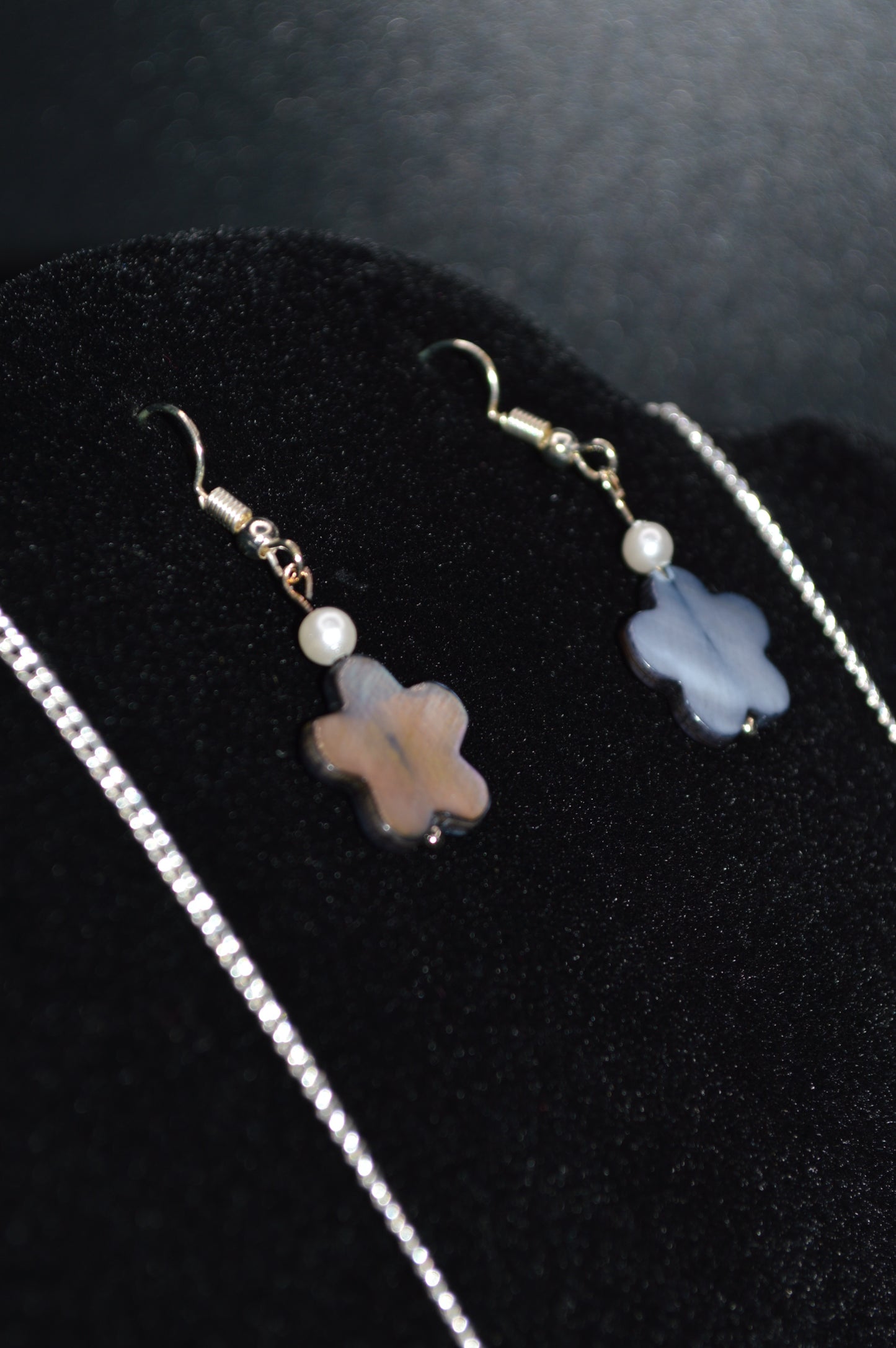 Gray Mother of Pearl Flowers on a Silver Chain Necklace and Earring Set