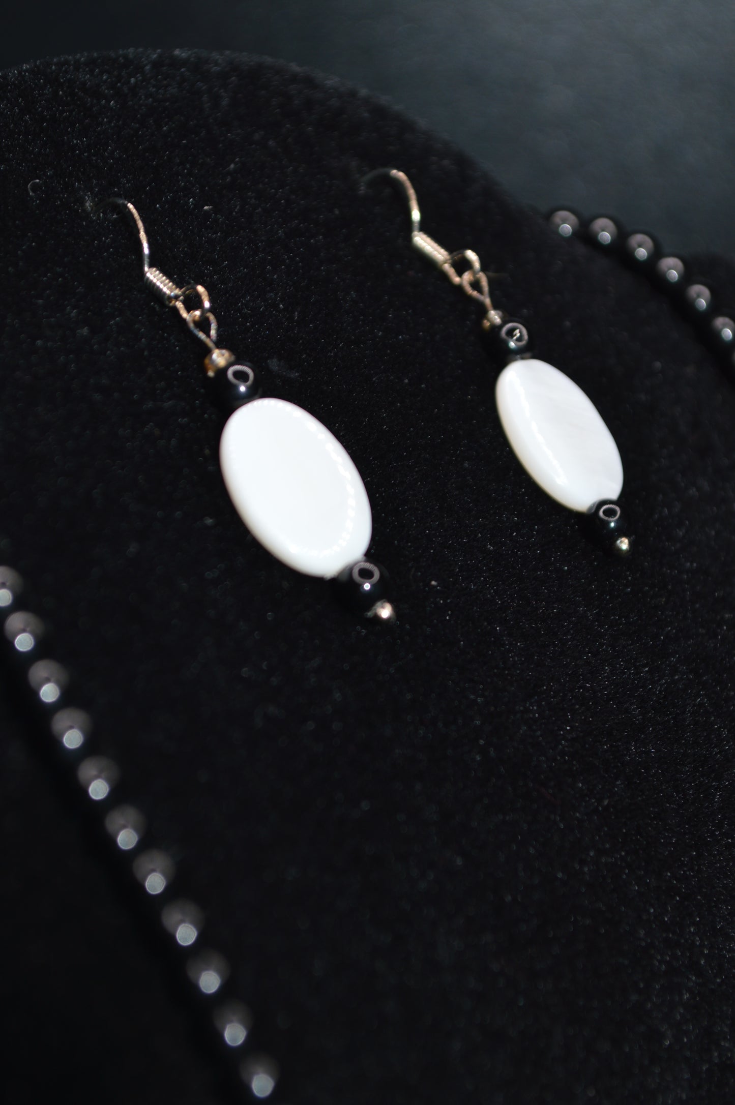 White Mother of Pearl Ovals with Black Beads Necklace and Earring Set