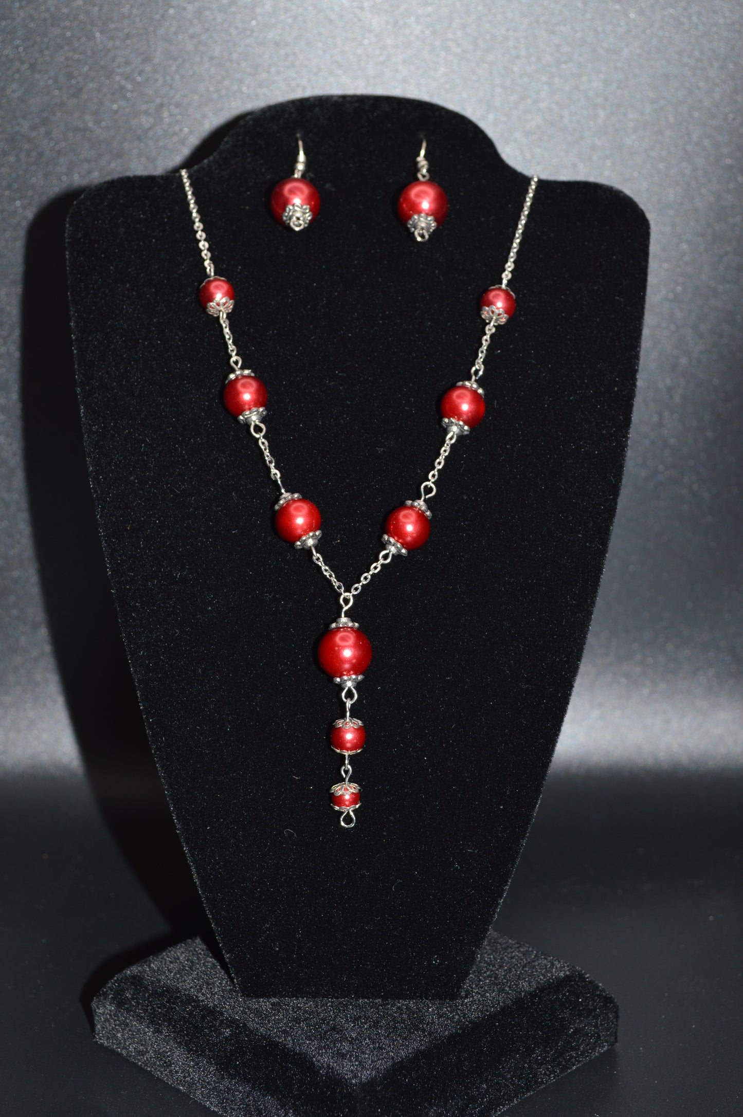 Glass Beaded Necklace and Earring Set (Maroon)