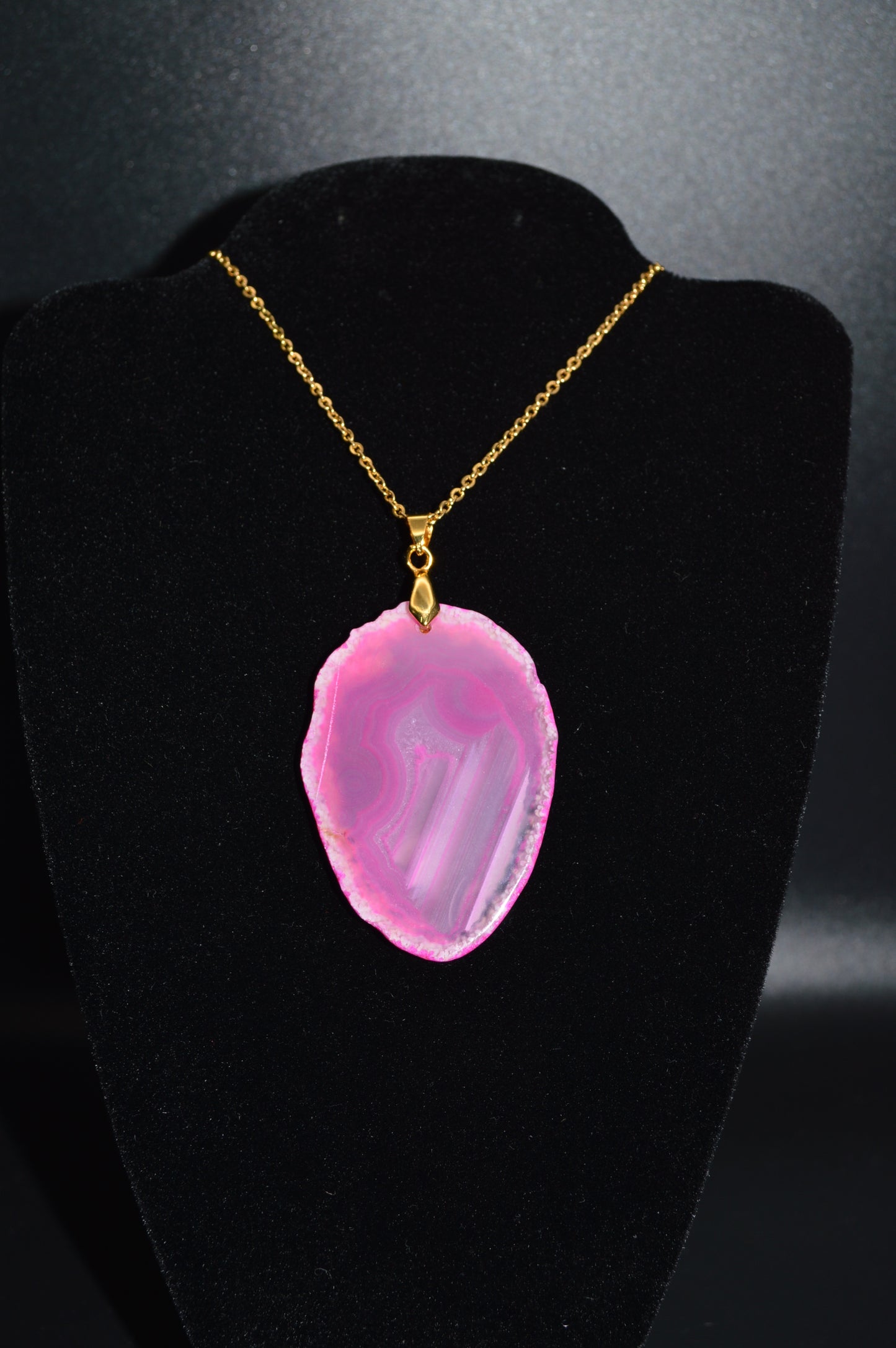 Agate Pendant Necklace (Pink)