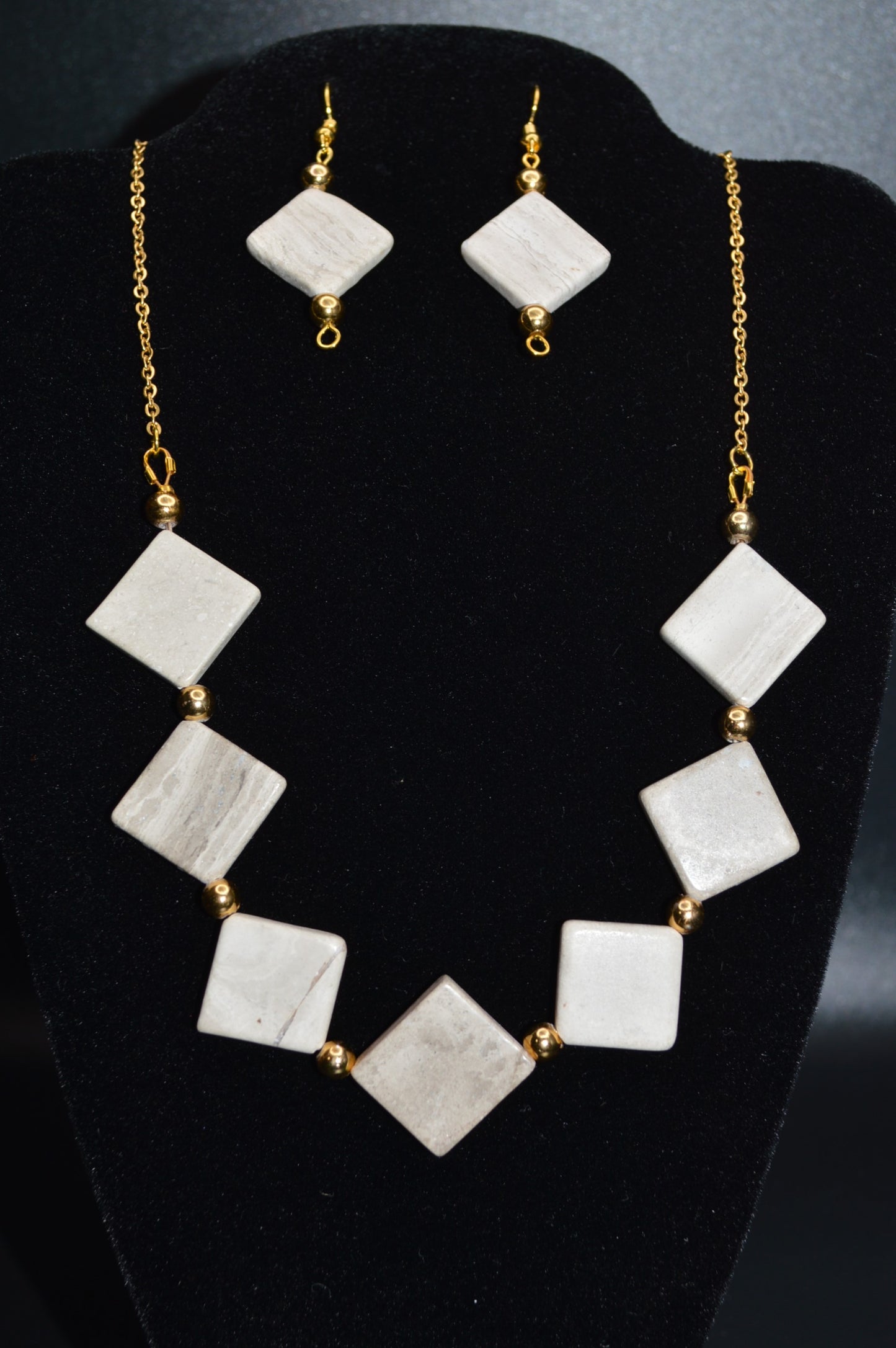 Stone Beaded Necklace and Earring Set (Tan)