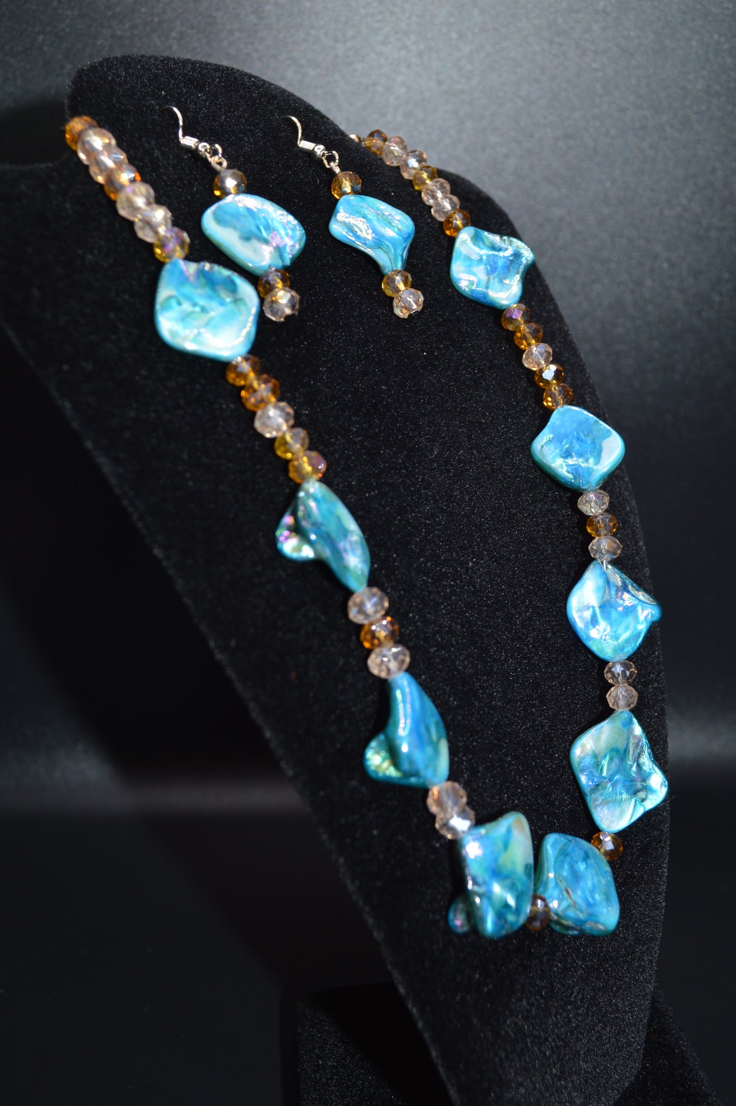 Mother of Pearl Necklace and Earring Set (Blue)