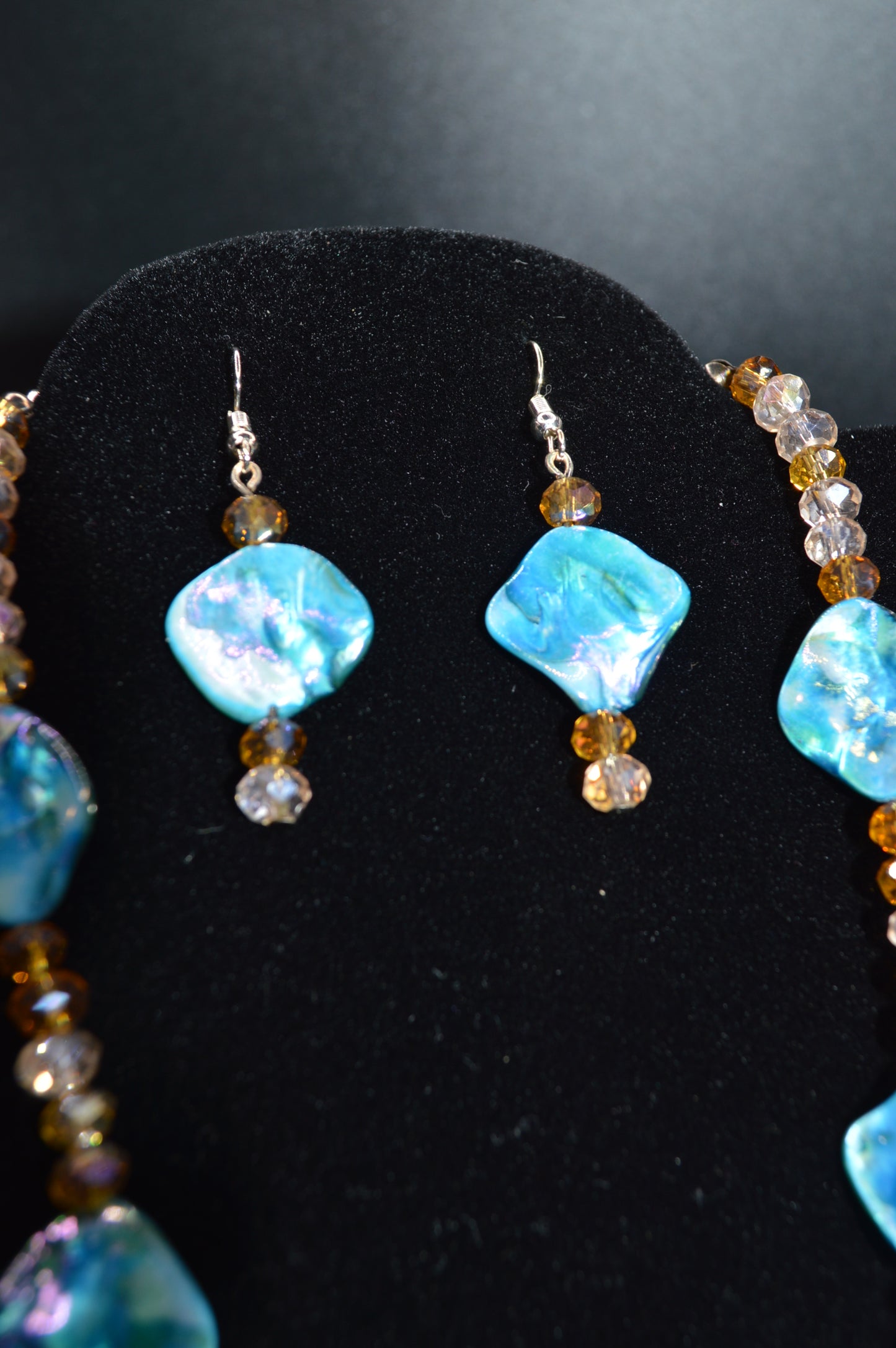 Mother of Pearl Necklace and Earring Set (Blue)
