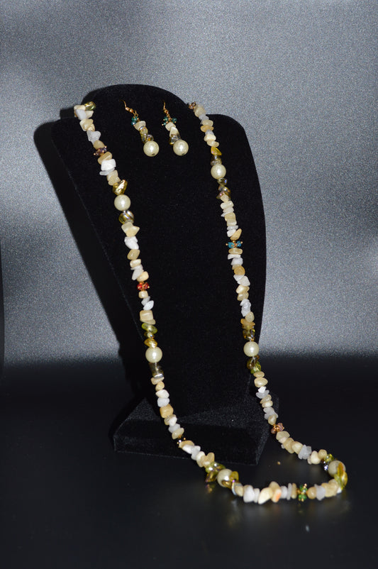 Aragonite and Snow Quartz Necklace and Earring Set (Cream)