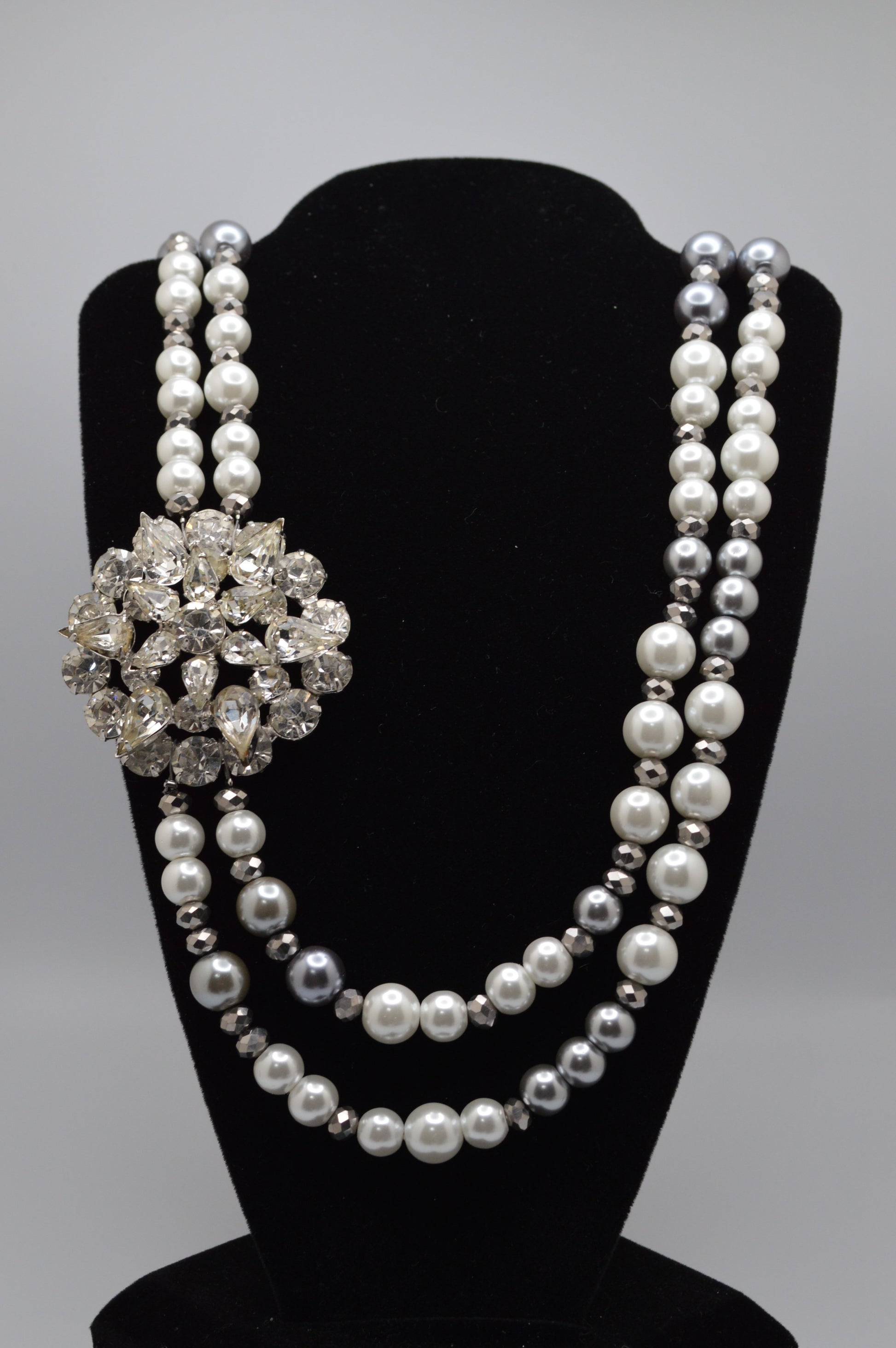 Vintage Crystal Brooch and Pearl Necklace (White and Silver