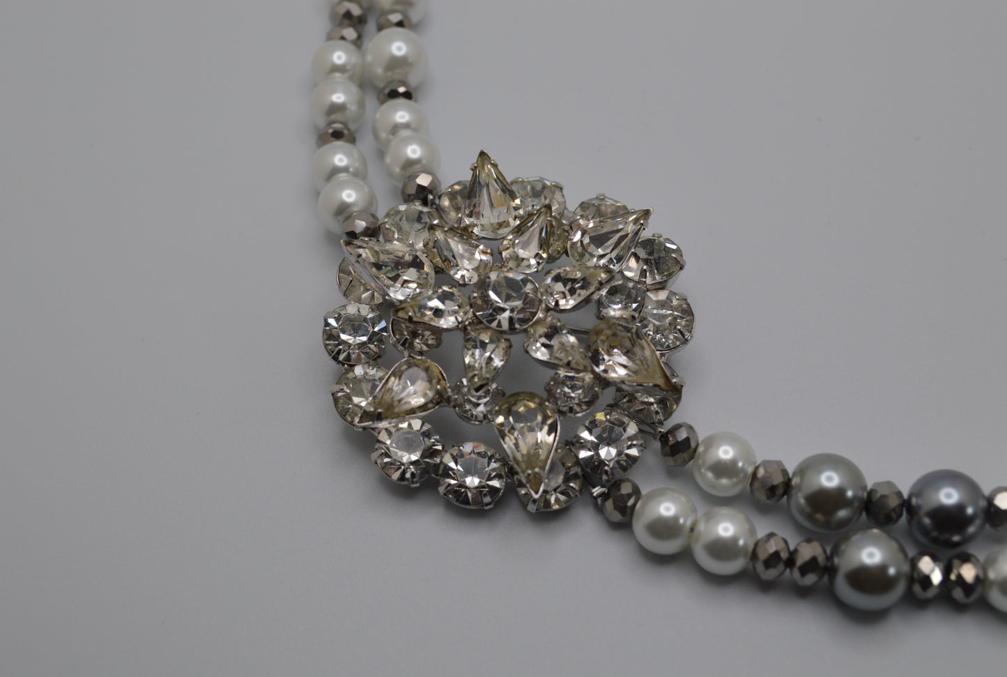 Vintage Crystal Brooch and Pearl Necklace (White and Silver)