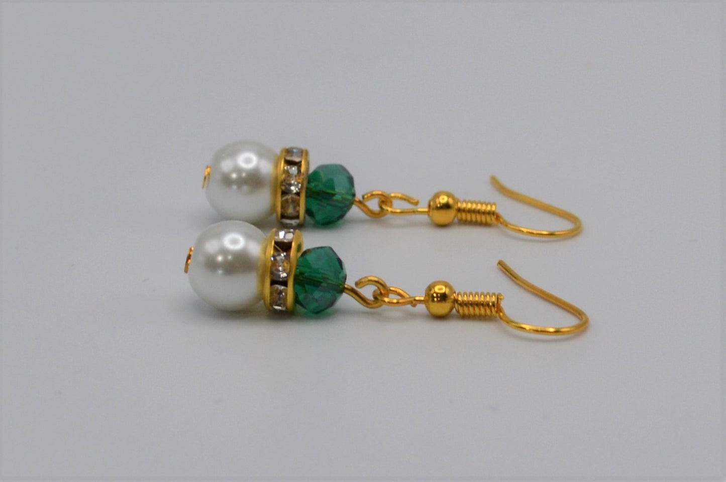 Emerald Green Crystals and Pearl Earrings (short)